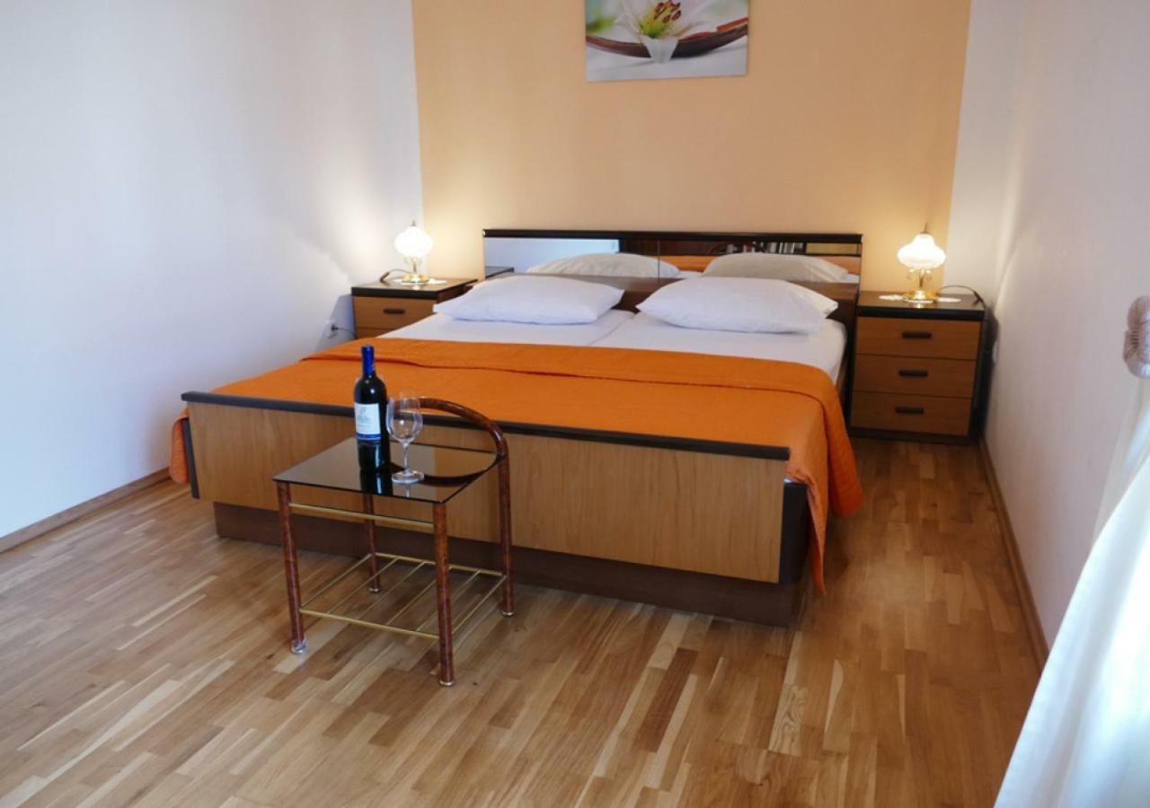 City Retro Chic Apartment Magdalena Trogir Exteriör bild
